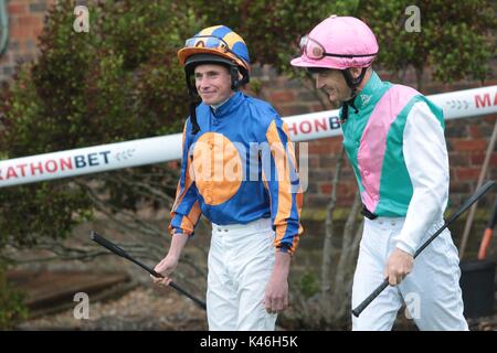 Top jockey Ryan Moore fait une rare apparition à sa voie locale dans Brighton East Sussex. Banque D'Images