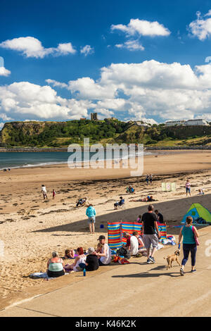 Les visiteurs sur la plage de Scarborough's South Bay Banque D'Images