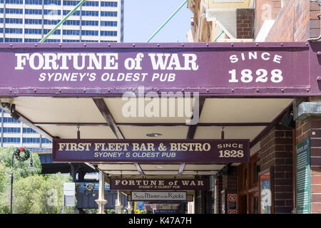 Panneaux pour la fortune de la guerre, semble-t-il, le plus vieux pub Sydneys, Sydney, NSW, New South Wales, Australie Banque D'Images