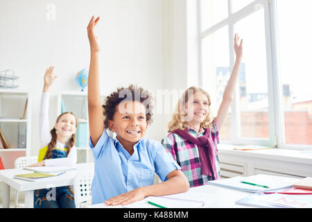 Des mains pour les enfants Banque D'Images