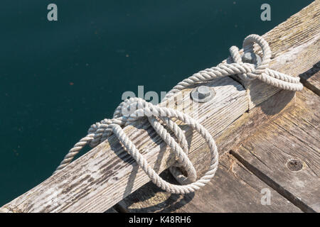 Navire de plaisance des nœuds détail dock Banque D'Images