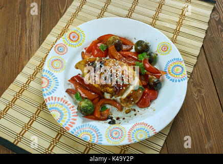 Un pan de feuille du Poulet Teriyaki avec légumes Banque D'Images