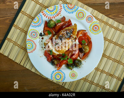 Un pan de feuille du Poulet Teriyaki avec légumes Banque D'Images