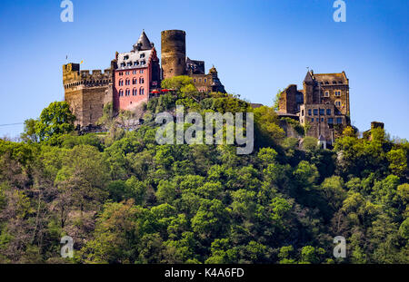 La Schönburg à Oberwesel sur le Rhin moyen Banque D'Images