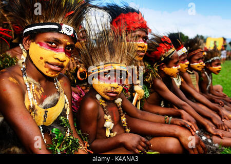 Les tribus des hauts plateaux de l'chuavesimbu bolpro, province, se présentant à l'assemblée annuelle de sing sing goroka Banque D'Images