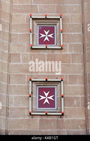 Croix de Malte sur une église. La Croix symbole associé à l'Ordre de Saint-Jean depuis 1567 Banque D'Images