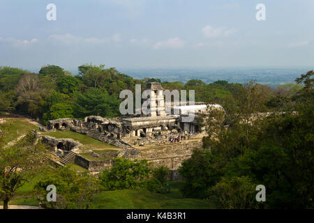 Soleil du matin se lève sur le parc national de Palenque au Mexique Banque D'Images