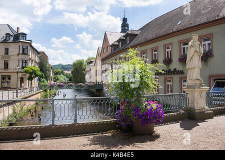 Ettlingen avec la rivière Alb, District de Karlsruhe, Forêt Noire, Bade-Wurtemberg, Allemagne, Europe Banque D'Images