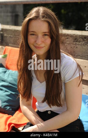 Oslo, Norvège. 10 août, 2017. La chanteuse norvégienne Sigrid Solbakk Raabe, photographiés à l'Oyafestival à Oslo, Norvège, le 10 août 2017. Le premier album de Sigrid chanson 'ne pas tuer mon vibe' est devenu un succès international dans quelques semaines. Photo : Sigrid Harms/dpa/Alamy Live News Banque D'Images