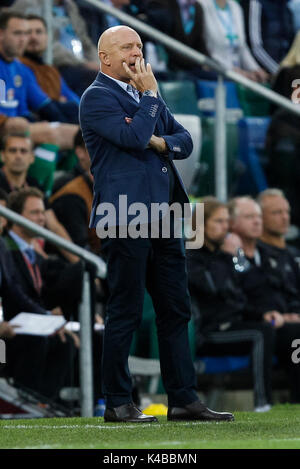 République tchèque Karel Jarolim Manager pendant la Coupe du Monde FIFA 2018 match de qualification du groupe C entre l'Irlande du Nord et de la République tchèque à Windsor Park le 4 septembre 2017 à Belfast, en Irlande du Nord. (Photo de Daniel Chesterton/phcimages.com) Banque D'Images