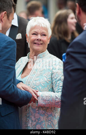 Victoria & 'Abdul' - UK Premiere - Arrivées VIP Banque D'Images