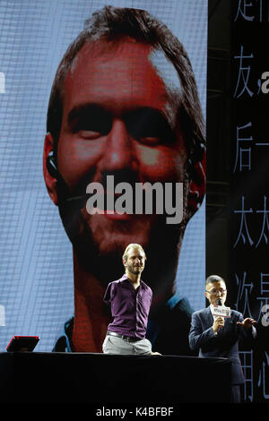 Shenyang, Shenyang, Chine. 12Th Mar, 2017. Shenyang, Chine 5e Septembre 2017 : (usage éditorial uniquement. Chine OUT) .Nick Vujicic donne un discours à l'université de Shenyang à Shenyang, Liaoning Province du nord-est de la Chine, Septembre 5th, 2017. Nicholas James Vujicic est un motivateur né avec tetra-amelia syndrome, une maladie rare caractérisée par l'absence de bras et de jambes. Crédit : SIPA Asie/ZUMA/Alamy Fil Live News Banque D'Images