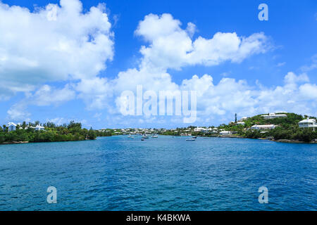 Bateaux dans port protégé sur les Bermudes Banque D'Images