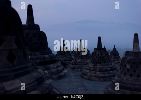 Borobudor temple dans l'île de Java en Indonésie. Banque D'Images