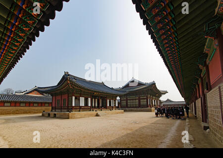 Gyeongbukgung palace également connu sous le nom de Gyeongbokgung Palace ou Palais Gyeongbok, était le principal palais royal de la dynastie Joseon. Situé à Séoul, en Banque D'Images