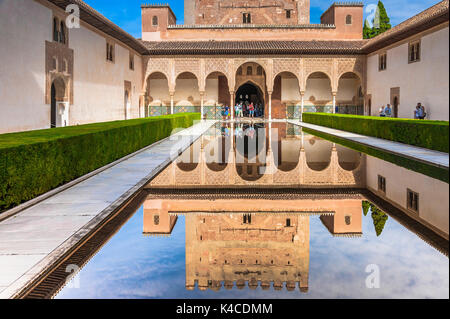 Patio de Los Arrayanes, Cour des Myrtles, Innercourt du palais Nasrid, Alhambra à Grenade, Andalousie, Espagne Banque D'Images