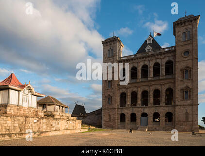 Tombes royales au Rova d'Antananarivo, Madagascar, complexe du Palais Royal Banque D'Images