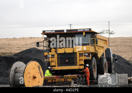 Caterpillar 775D chariot sur le chargeur en bas Cwmbargoed. Banque D'Images