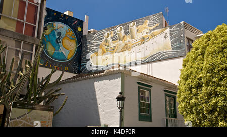 "Hay mil vientos posibles. Hay mil rumbos a elegir" peinture murale d'œuvres d'art de Javier de Juan à Los Llanos de Aridane (la Palma, îles Canaries, Espagne) Banque D'Images