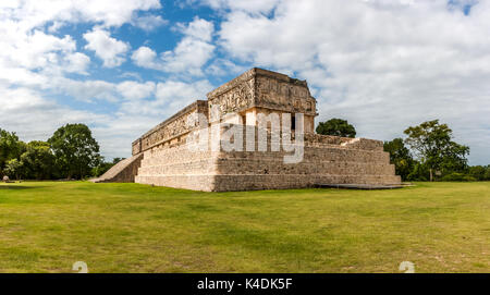 Le palais du gouverneur (Palacio del Gobernador), site archéologique d'Uxmal, Yucatan, Mexique. Banque D'Images