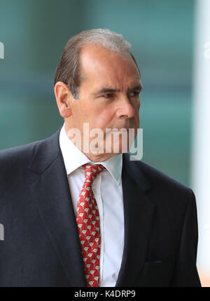 Yorkshire de l'ancien chef de la police de Merseyside et Sir Norman Bettison arrive à Preston Crown Court où il fait face à des accusations à la suite d'une enquête sur le désastre de Hillsborough et ses conséquences. Banque D'Images