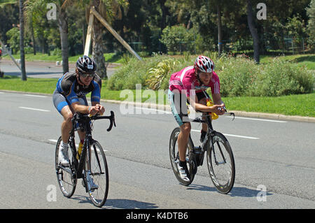 NICE - 27 juillet 2017 : Nice Ironman 2017. La finition des concurrents 180 km bike tour, juste avant le marathon. Markus SCHNEIDER (134) SUISSE, ta Banque D'Images