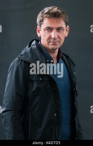 Directeur irlandais, présentateur de télévision, auteur et conférencier Conor Woodman assiste à un photocall au cours de l'Edinburgh International Book Festival sur Banque D'Images