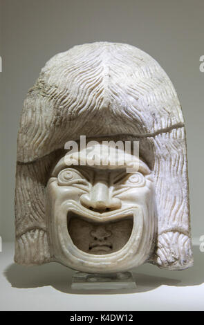 Antequera, Espagne - Juillet 14th, 2017 : Antefix de l'acteur avec masque. Sculpture en marbre romain. Musée Municipal d'Antequera, Malaga, Espagne Banque D'Images