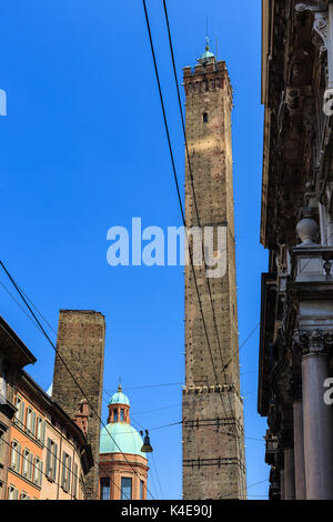 Due Torri, Bologne, Italie Banque D'Images