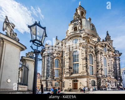 Allemagne, Saxe, Dresde, Neumarkt, vue de l'imposante coupole Frauenkirche de Dresde en grès Banque D'Images