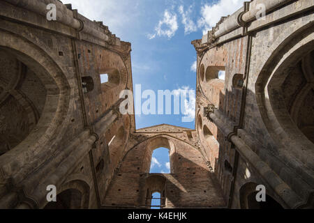 Ruines de l'abbaye de San Galgano, Chiusdino Toscane Italie Europe EU Banque D'Images