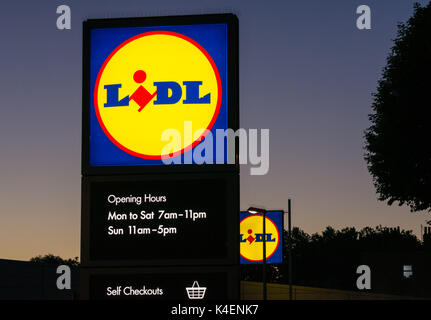 Magasin Lidl à Londres, Angleterre Royaume-Uni Banque D'Images