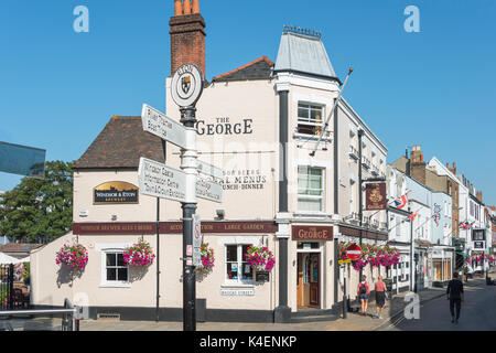 18e siècle, le George Inn, High Street, Eton, Berkshire, Angleterre, Royaume-Uni Banque D'Images