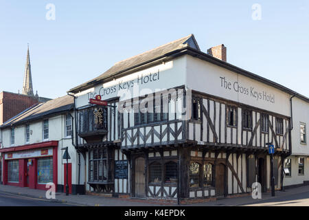 16e siècle la Croix Keys Hotel, High Street, Saffron Walden, Essex, Angleterre, Royaume-Uni Banque D'Images