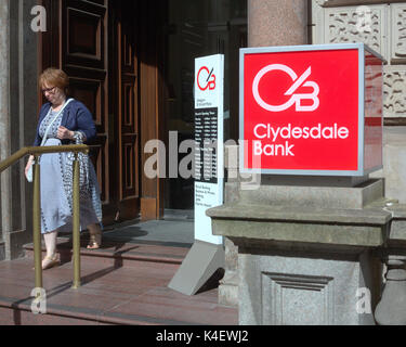 Clydesdale Bank 30 St Vincent Pl, Glasgow G1 2EU Glasgow à l'extérieur entrée trou du mur cash machine logo sign Banque D'Images