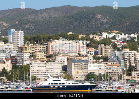 Hôtel Majorque à la baie de Palma de Majorque dans les îles Baléares en Espagne sur la côte sud de Majorque en été Banque D'Images