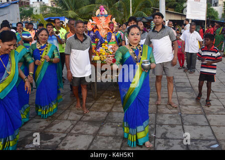 Mumbai, Inde. 05 Sep, 2017. Les dévots hindous dans plusieurs régions du pays ont participé dans les processions de celle conclue avec les immersions de Ganesh idoles sur le dernier jour d'Anant Chaturdashi. Credit : Azhar Khan/ Pacific Press/Alamy Live News Banque D'Images