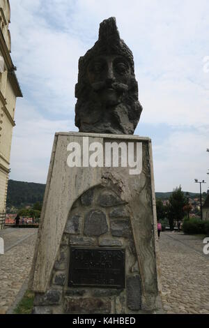 Buste de Vlad Tepes III, prince de Valachie (1431–1476), également connu sous le nom de Draculea ou Vlad l'Impaler à Sighisoara, Roumanie. Banque D'Images