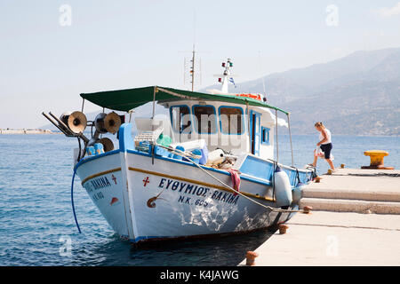 Port, Evdilos, Ikaria, Mer Egéé, Grèce, Europe Banque D'Images