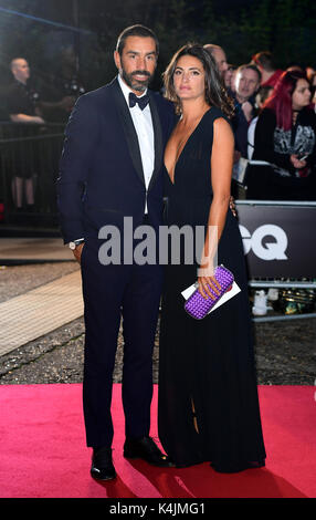 Robert Pires et Jessica Lemarie participant à la GQ Men of the Year Awards 2017 qui a eu lieu à la Tate Modern de Londres Banque D'Images