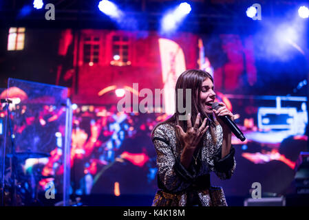 Carmagnola, 5e semptmber 2017, la chanteuse italienne Bianca Atzei effectue en Carmagnole lors du traditionnel "fiera del peperone' Credit : Alberto Gandolfo/Alamy Live News Banque D'Images