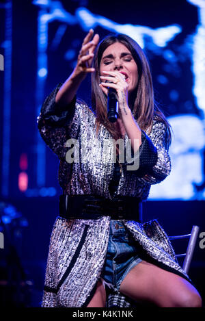 Carmagnola, 5e semptmber 2017, la chanteuse italienne Bianca Atzei effectue en Carmagnole lors du traditionnel "fiera del peperone' Credit : Alberto Gandolfo/Alamy Live News Banque D'Images