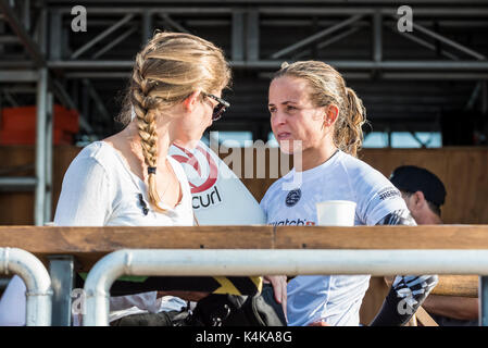 San Clemente, USA. 06 Sep, 2017. Une ronde de surf à la Swatch 2017 Women's Pro à des chevalets, San Onofre State Beach, San Clamente, CA le 06 septembre 2017. Surfer : Pauline Ado (FRA). Credit : Benjamin Ginsberg/Alamy Live News Banque D'Images