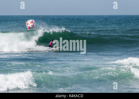 San Clemente, USA. 06 Sep, 2017. Une ronde de surf à la Swatch 2017 Women's Pro à des chevalets, San Onofre State Beach, San Clamente, CA le 06 septembre 2017. Surfer : Sally Fitzgibbons (AUS). Credit : Benjamin Ginsberg/Alamy Live News Banque D'Images