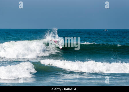 San Clemente, USA. 06 Sep, 2017. Une ronde de surf à la Swatch 2017 Women's Pro à des chevalets, San Onofre State Beach, San Clamente, CA le 06 septembre 2017. Surfer : Sage Erickson (USA). Credit : Benjamin Ginsberg/Alamy Live News Banque D'Images