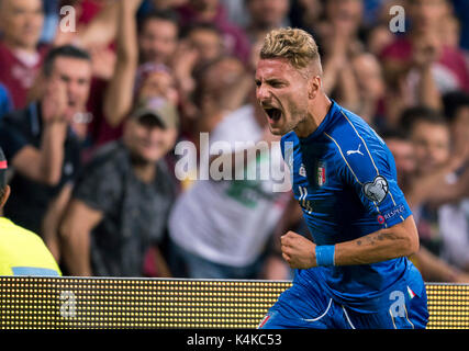 Reggio Emilia, Italie. 12Th Mar, 2017. Ciro immobile (ITA) Football/soccer : Ciro immobile de l'Italie célèbre après avoir marqué leur premier but pendant la Coupe du Monde de la FIFA, Russie 2018 qualificatif européen Groupe G match entre l'Italie 1-0 Israël au stade Mapei à Reggio Emilia, Italie . Credit : Maurizio Borsari/AFLO/Alamy Live News Banque D'Images