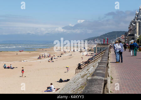 France, Calvados (14), Cabourg, la plage et la promenade Marcel Proust // France, Calvados, Cabourg, la plage et la promenade Marcel Proust Banque D'Images