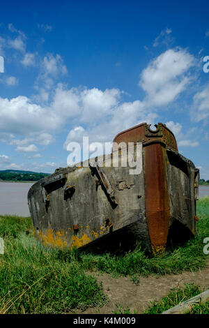 Barges fait naufrage près du village de purton gloucestershire, sur les rives du fleuve Severn Banque D'Images
