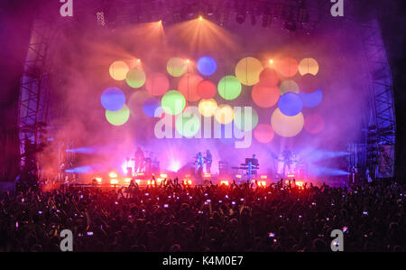 Pet Shop Boys titre Brighton Pride Festival avec leur plein 90 minutes SUPER Tour comprend : Pet Shop Boys Où : Brighton, Royaume-Uni Quand : 05 août 2017 Crédit : Chris Jepson/WENN.com Banque D'Images