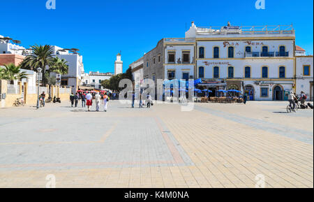 Essaouira, Maroc - 24 septembre 2014 : de monde médina d'Essaouira, Maroc. La médina d'Essaouira est une ville classé au patrimoine mondial de l'unesco, un exa Banque D'Images